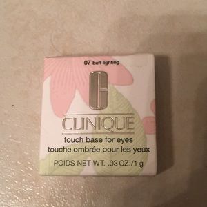 Clinique touch base for eyes (primer)